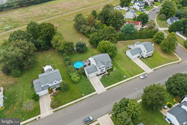 9 AUTUMN LN, Burlington, NJ 08016