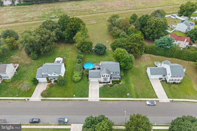 9 AUTUMN LN, Burlington, NJ 08016