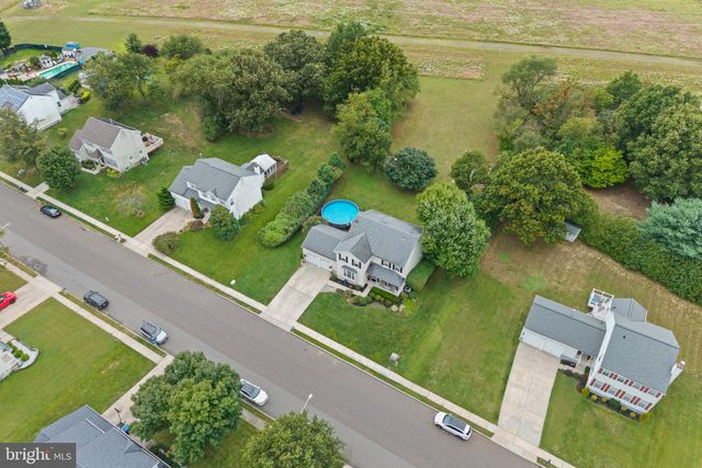 9 AUTUMN LN, Burlington, NJ 08016