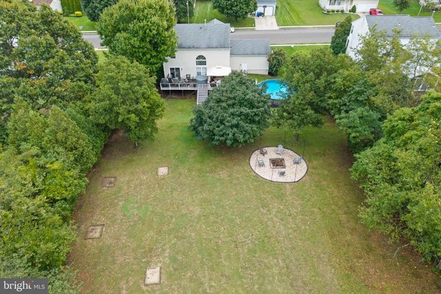 9 AUTUMN LN, Burlington, NJ 08016