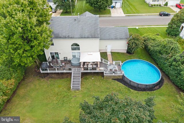 9 AUTUMN LN, Burlington, NJ 08016