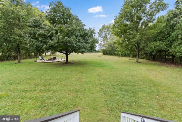 9 AUTUMN LN, Burlington, NJ 08016