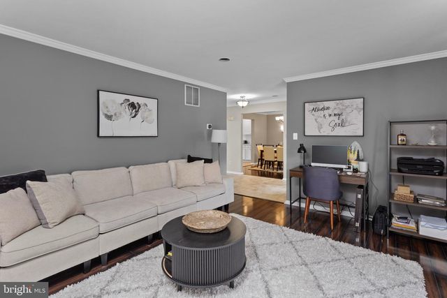 9 AUTUMN LN, Burlington, NJ 08016