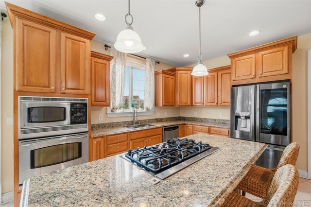 11 Hopeview Court, Newburgh, NY 12550