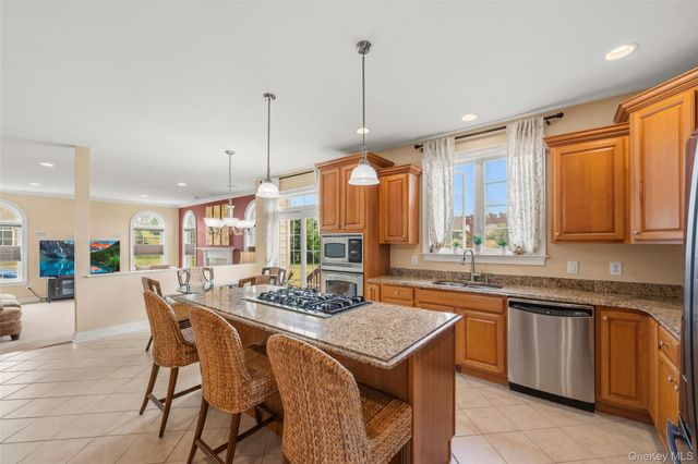 11 Hopeview Court, Newburgh, NY 12550