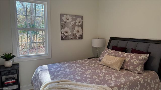 512 Carolina Avenue, Yadkinville, NC 27055