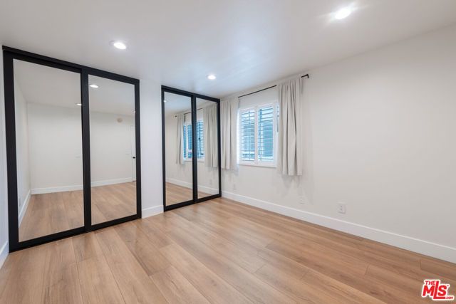 5500 Owensmouth Avenue 328, Woodland Hills (los Angeles), CA 91367