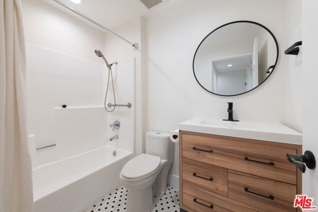 5500 Owensmouth Avenue 328, Woodland Hills (los Angeles), CA 91367