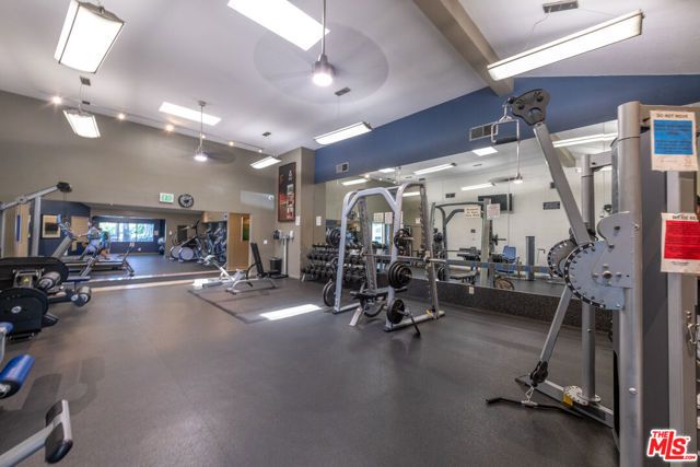 5500 Owensmouth Avenue 328, Woodland Hills (los Angeles), CA 91367