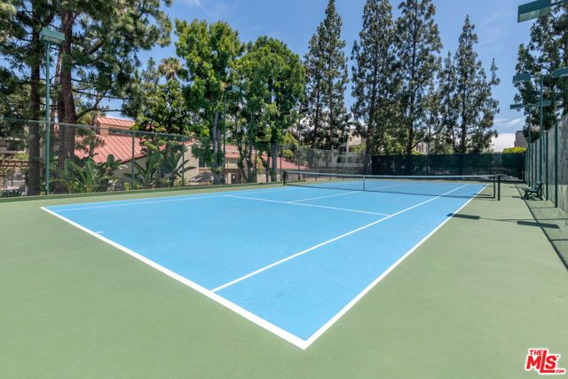 5500 Owensmouth Avenue 328, Woodland Hills (los Angeles), CA 91367