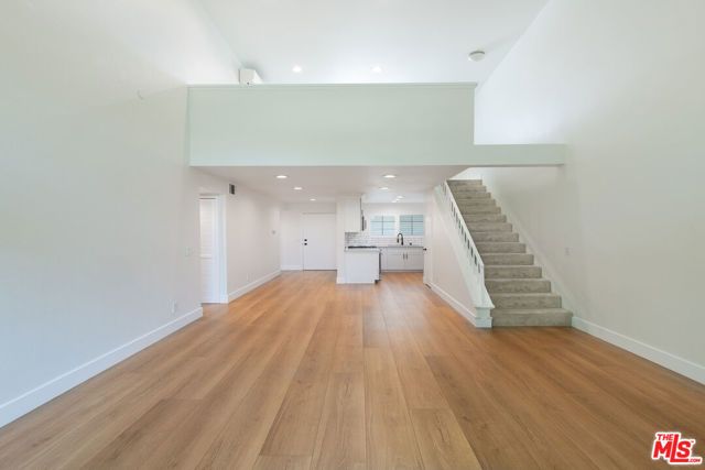 5500 Owensmouth Avenue 328, Woodland Hills (los Angeles), CA 91367