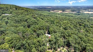 217 HIGH ROCK RD N, Hanover, PA 17331