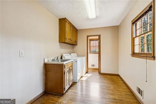 7660 Brigham Drive, Sandy Springs, GA 30350