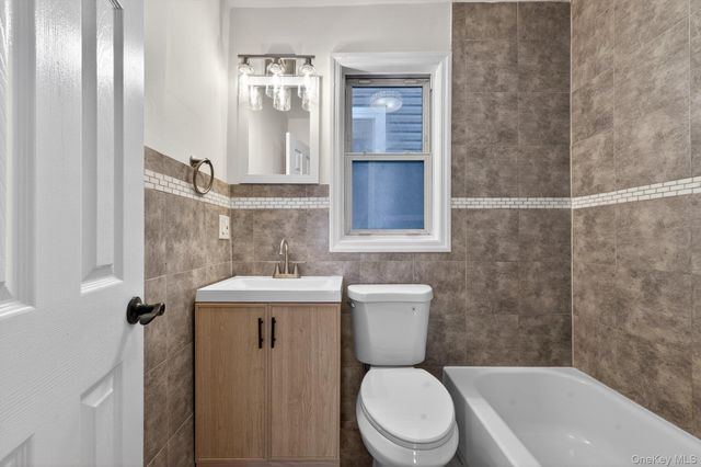 84 E Pine Street, Long Beach, NY 11561