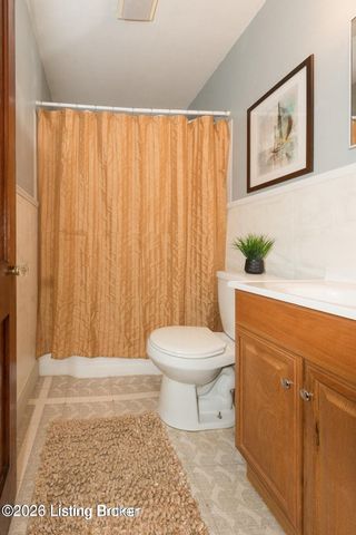 3664 Kahlert Ave, Louisville, KY 40215