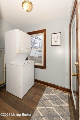 3664 Kahlert Ave, Louisville, KY 40215