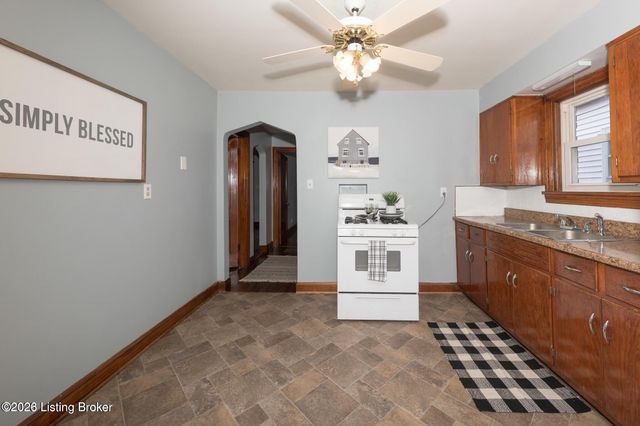 3664 Kahlert Ave, Louisville, KY 40215