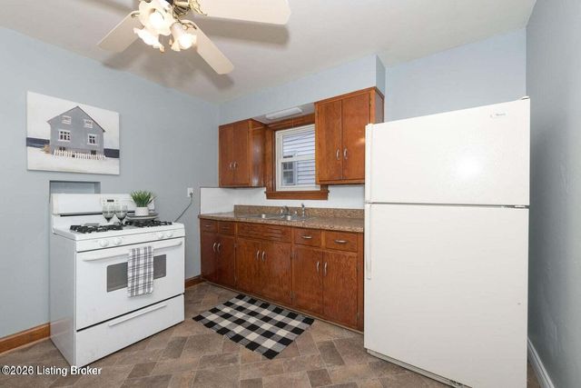 3664 Kahlert Ave, Louisville, KY 40215