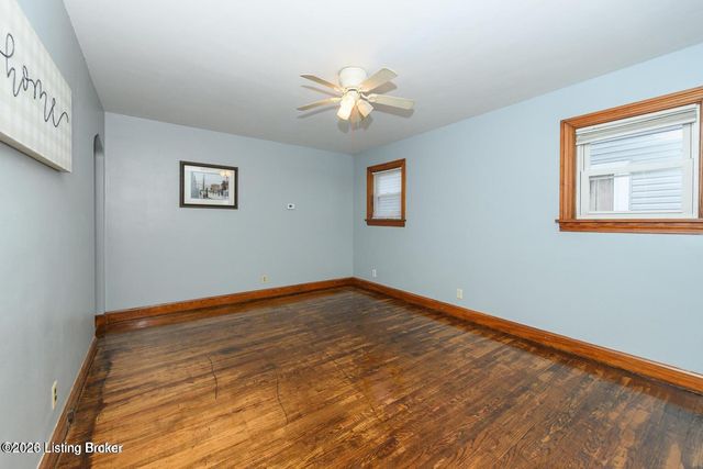 3664 Kahlert Ave, Louisville, KY 40215