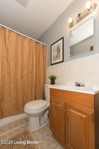 3664 Kahlert Ave, Louisville, KY 40215