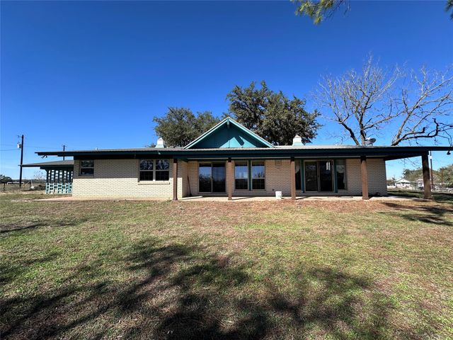 180 Griesenbeck Ranch RD, Bastrop, TX 78602