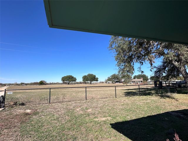 180 Griesenbeck Ranch RD, Bastrop, TX 78602