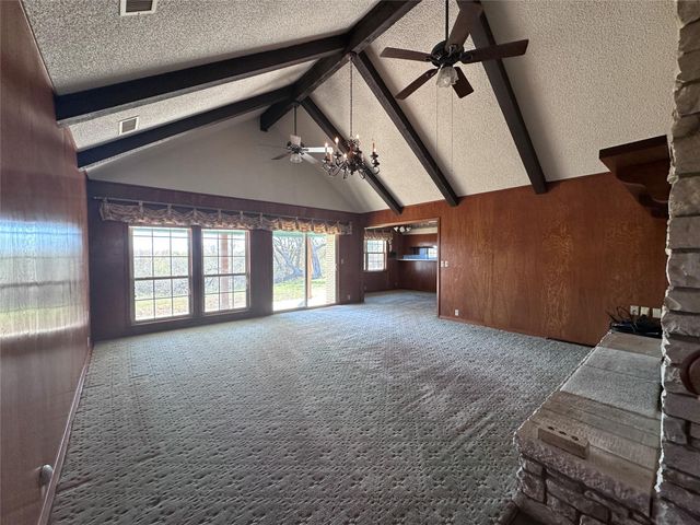 180 Griesenbeck Ranch RD, Bastrop, TX 78602