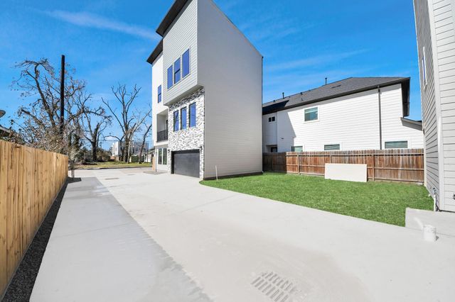 5510 Hardy Street, Houston, TX 77009