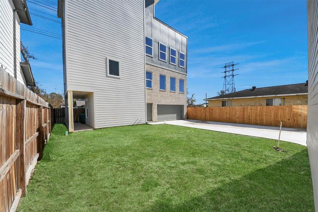 5510 Hardy Street, Houston, TX 77009