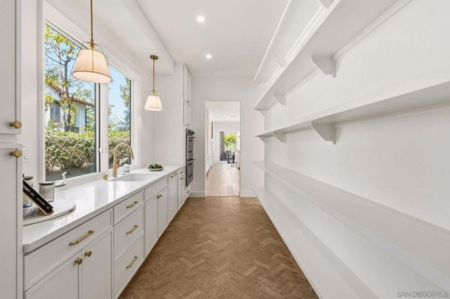 8164 Pale Moon, San Diego, CA 92127
