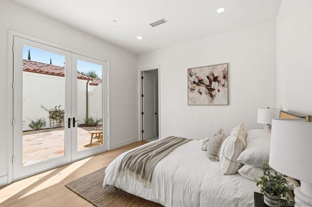 8164 Pale Moon, San Diego, CA 92127