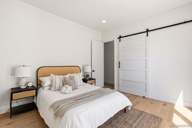8164 Pale Moon, San Diego, CA 92127