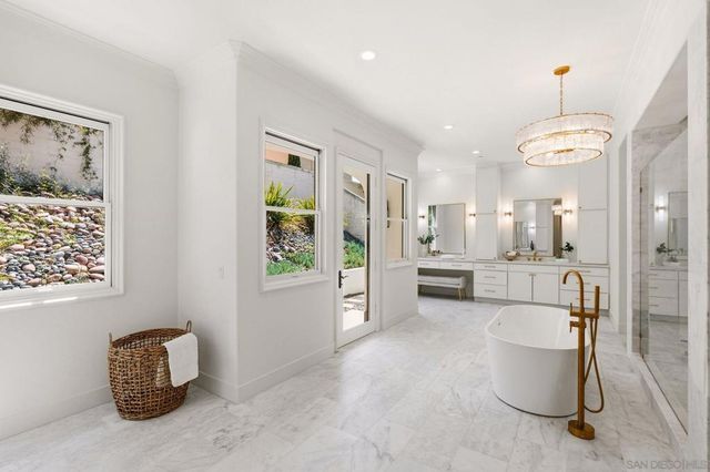 8164 Pale Moon, San Diego, CA 92127