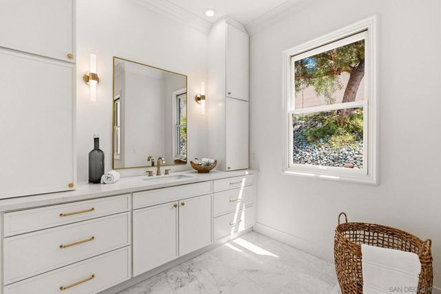 8164 Pale Moon, San Diego, CA 92127