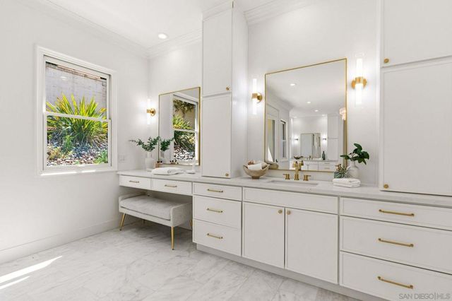8164 Pale Moon, San Diego, CA 92127