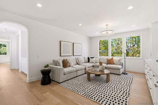 8164 Pale Moon, San Diego, CA 92127