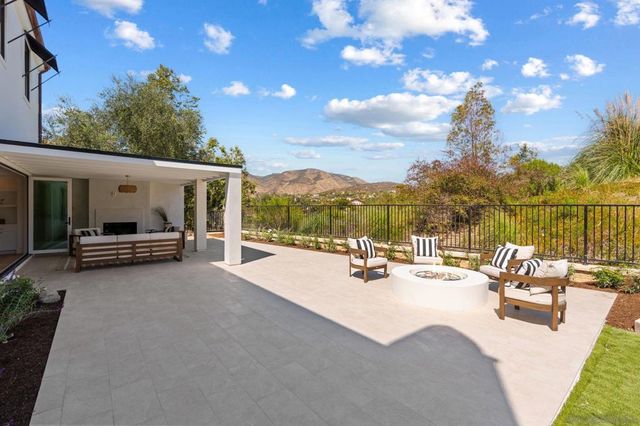 8164 Pale Moon, San Diego, CA 92127