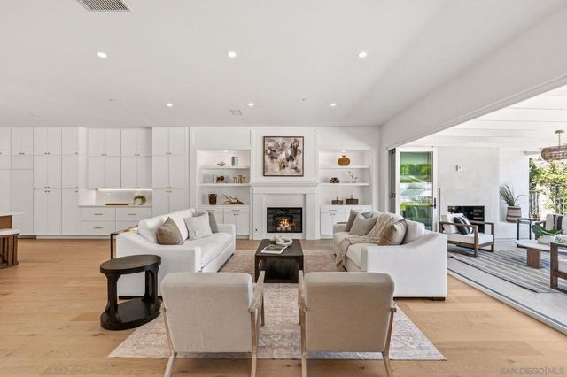 8164 Pale Moon, San Diego, CA 92127