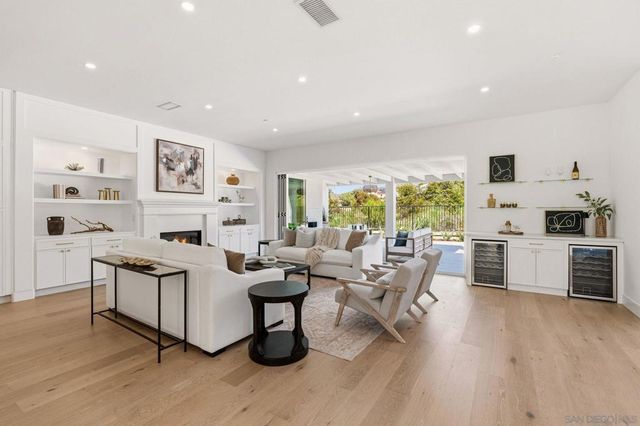 8164 Pale Moon, San Diego, CA 92127