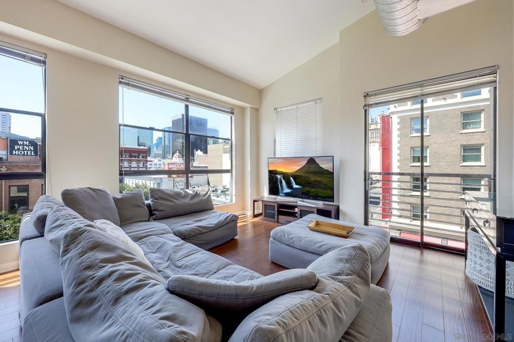 Image 5 of property listing at 777 6Th Ave 419, San Diego, CA 92101