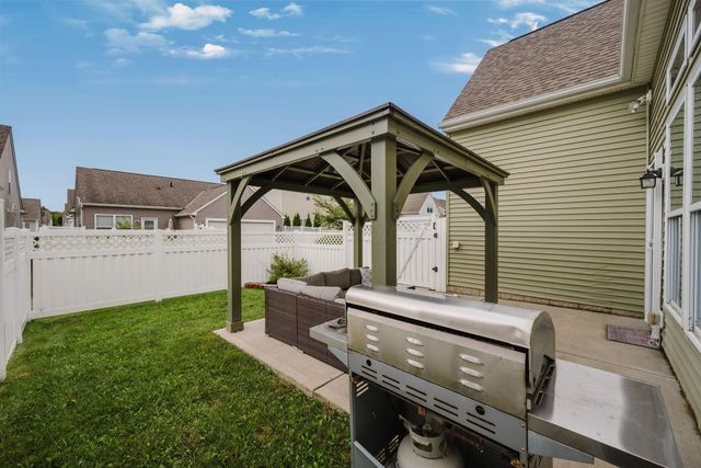 2143 Sawgrass Street, Grove City, OH 43123