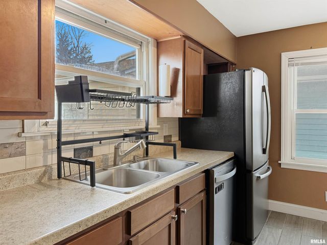 215 COURT Drive, Washington, IL 61571