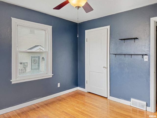 215 COURT Drive, Washington, IL 61571