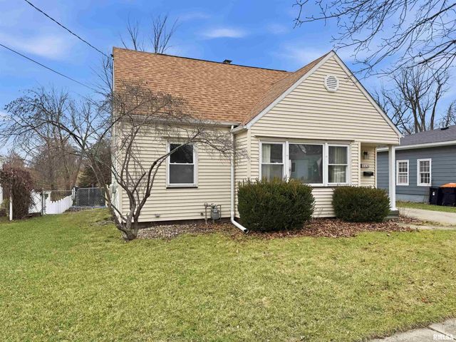 215 COURT Drive, Washington, IL 61571