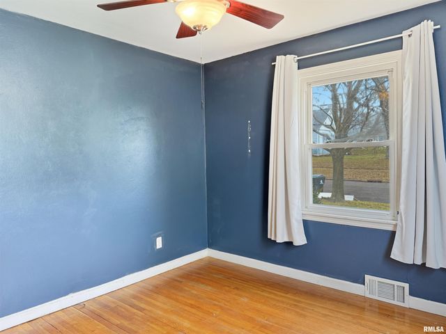 215 COURT Drive, Washington, IL 61571