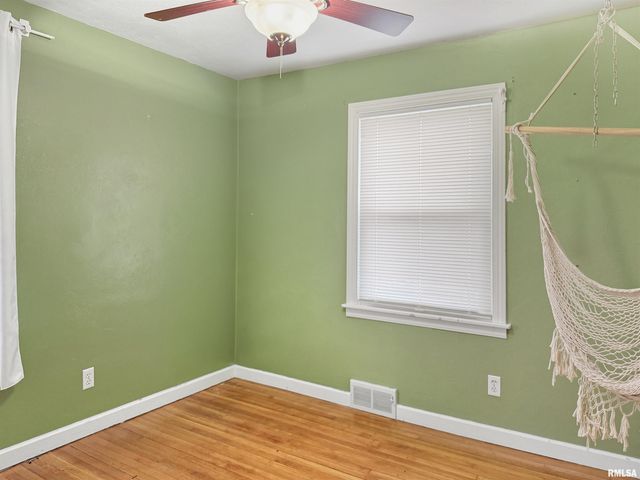 215 COURT Drive, Washington, IL 61571