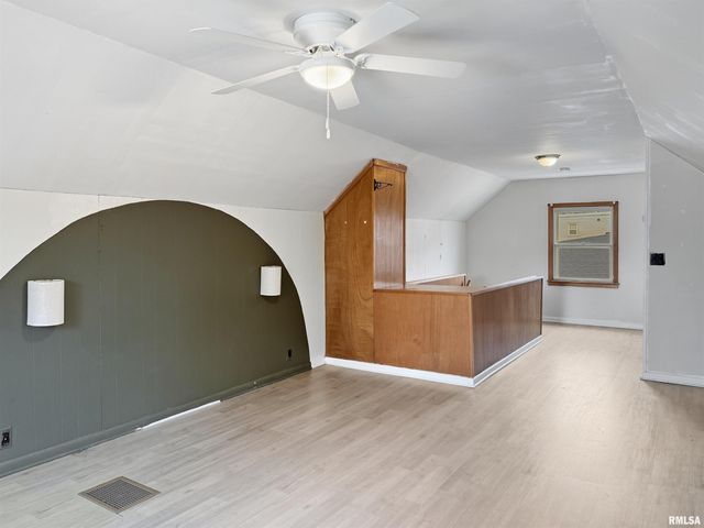 215 COURT Drive, Washington, IL 61571