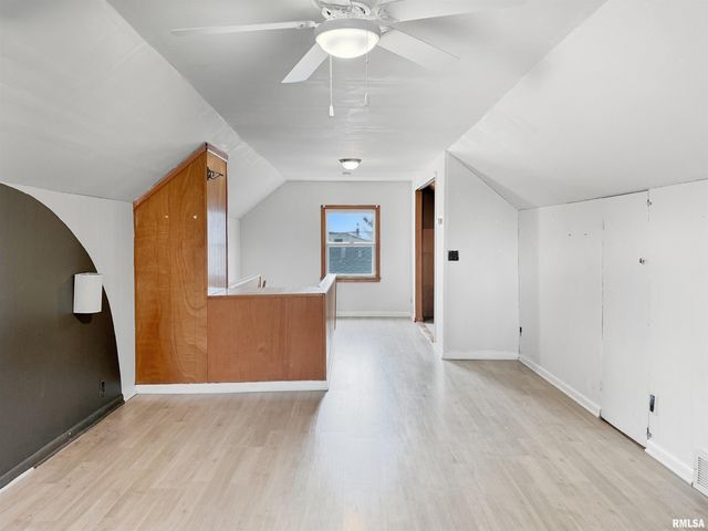 215 COURT Drive, Washington, IL 61571