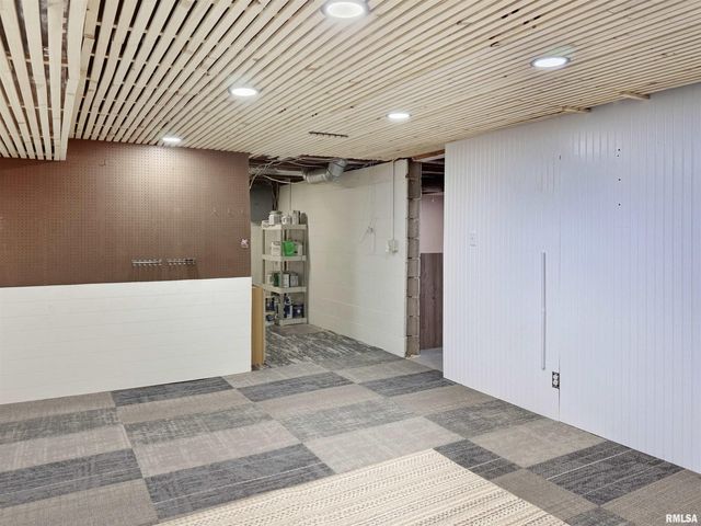 215 COURT Drive, Washington, IL 61571