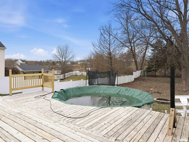 215 COURT Drive, Washington, IL 61571